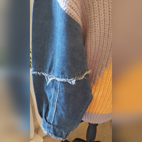 COLORFUL KNIT SWEATER with DISTRESSED DENIM SLEEVE L - Picture 5 of 5
